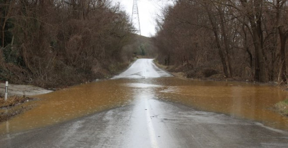 U prekidu saobraćaj na putu Prnjavor - Srbac