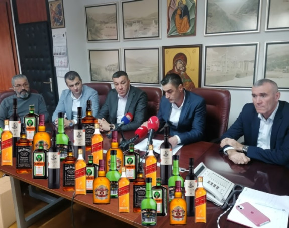 Direktori i ministri na račun građana kupuju alkohol