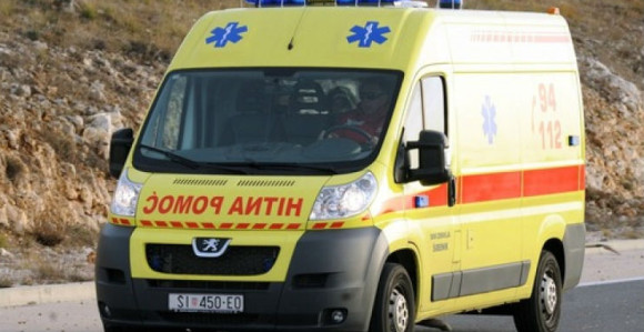 Mladić preskakao ogradu apartmana, pa povrijeđen