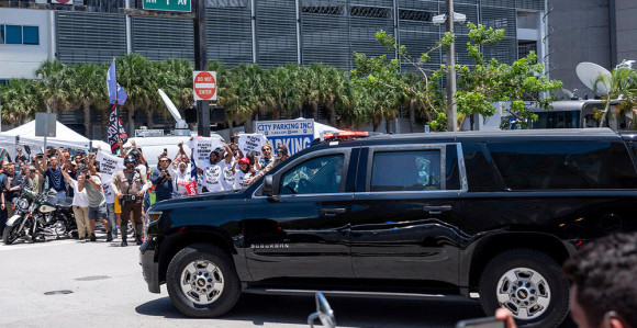 Tramp pred sudom negirao krivicu za zloupotrebe