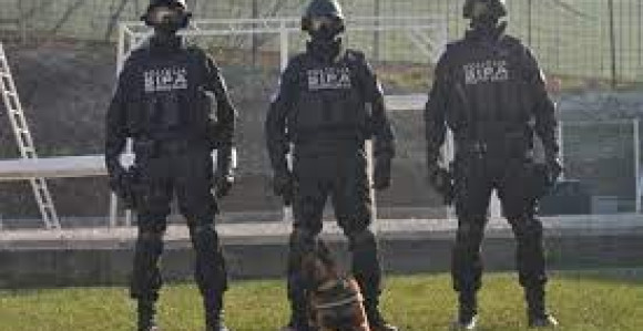 Pripadnici SIPA izvršili pretres sefa u banci u SA