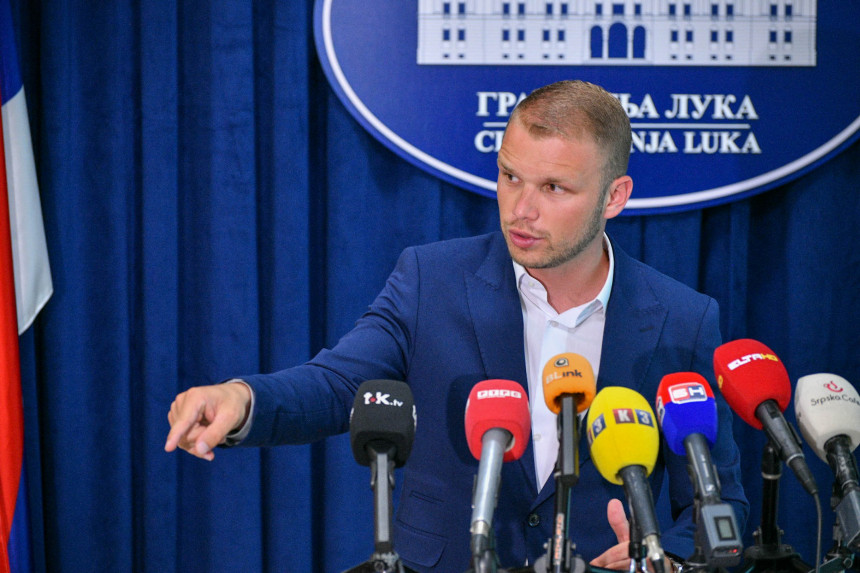 "Ако се СНСД не уразуми, имаћемо велики проблем"