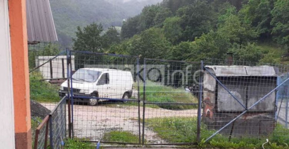 Drama u Rudom još traje: Policajci i dalje "zarobljeni"