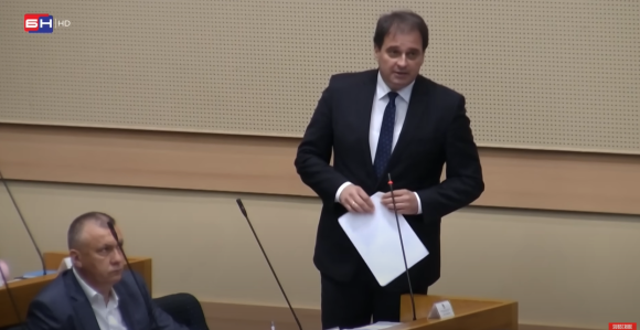 Vlada Srpske samo diže kredite i zadužuje narod (VIDEO)