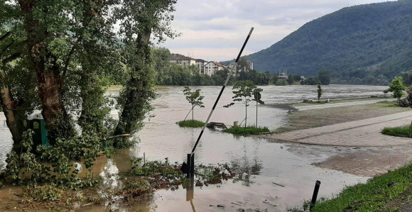 U porastu vodostaj Drine, poplavljena Rajska plaža