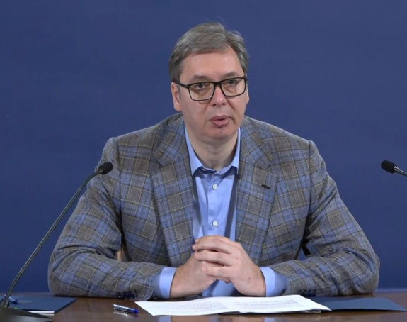 Vučić razgovarao sa majkom pretučene djece na KiM. Uslov za dijalog sa Prištinom je...