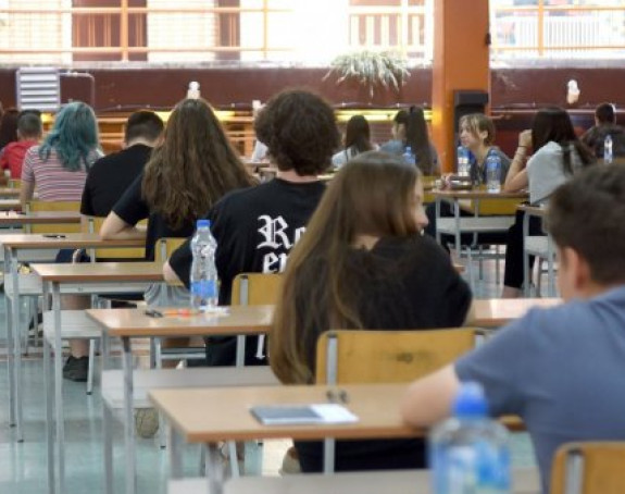 Почиње упис у средње школе и факултете у РС