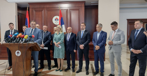 Dodikov uslov: Do petka Ustavni sud da ukine odluku