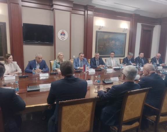 Додик на састанку са партнерима, опозиција га игнорисала
