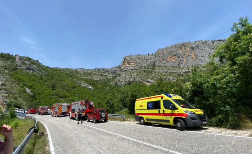 Srušio se vojni helikopter, dva tijela pronađena