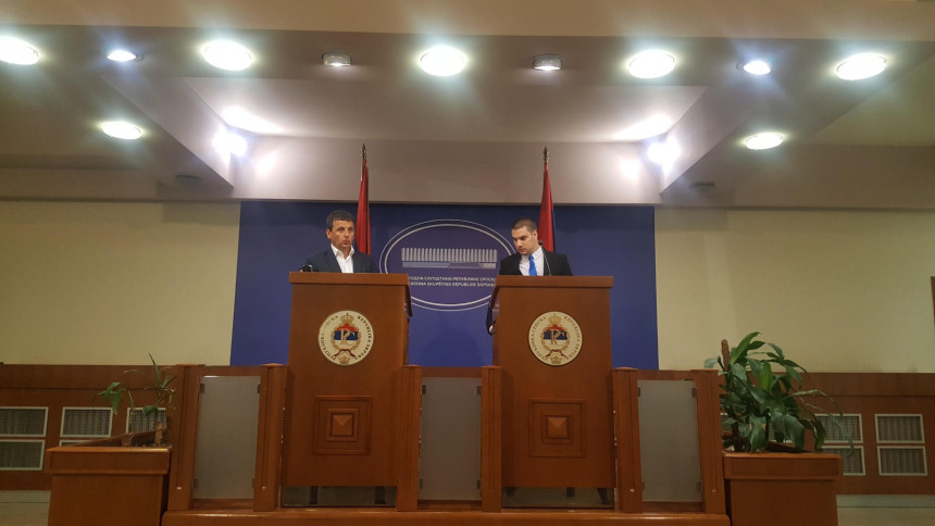 Vučinić: Ili nas prisluškujete ili radite sa strancima