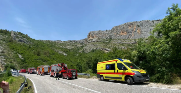 Srušio se vojni helikopter, dva tijela pronađena