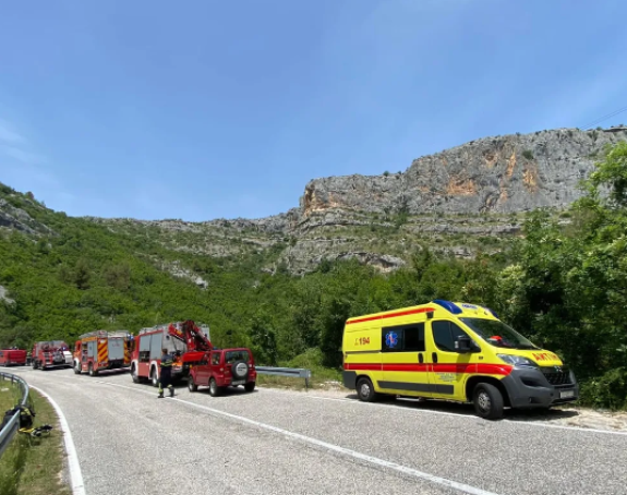 Srušio se vojni helikopter, dva tijela pronađena