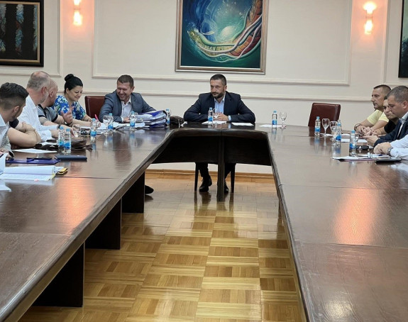Лазић: "Неко неког овдје лаже, а не зна се ко кога"
