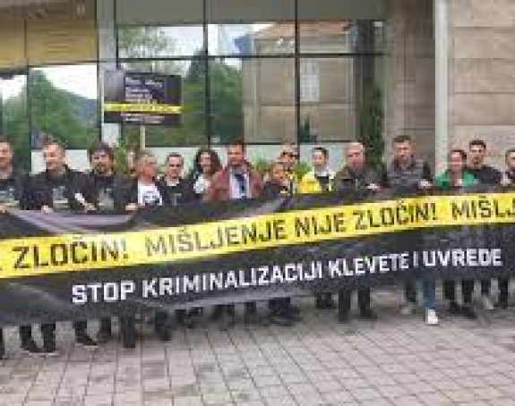 Ko toleriše psovke i uvrede upućene novinarima