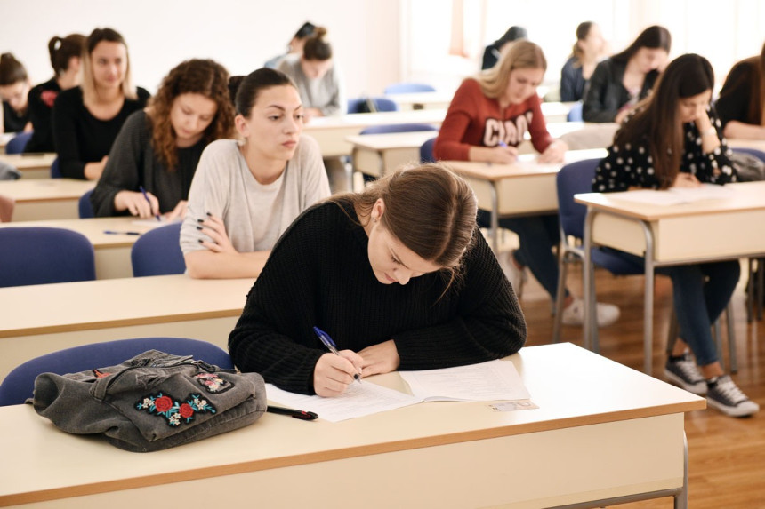 Studenata sve manje, a troškovi školovanja sve veći