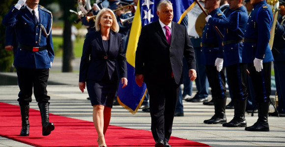 Orban stigao u Sarajevo: Krišto ga svečano dočekala