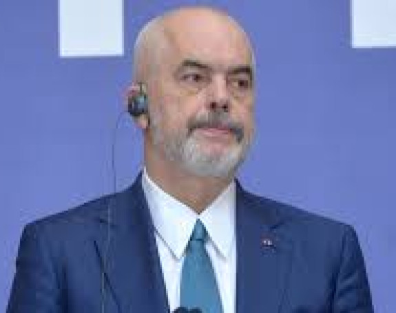 Rama o Kurtiju: Čita ankete i skuplja poene