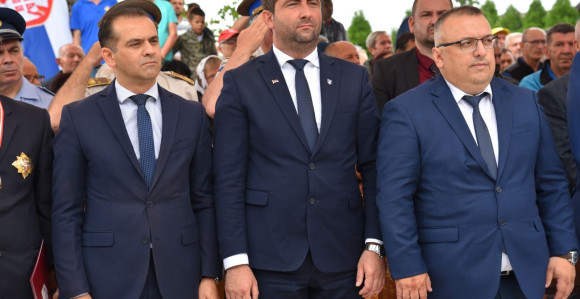 Dodikovo ruganje na Dugoj njivi najbolje govori ko je Milorad Dodik