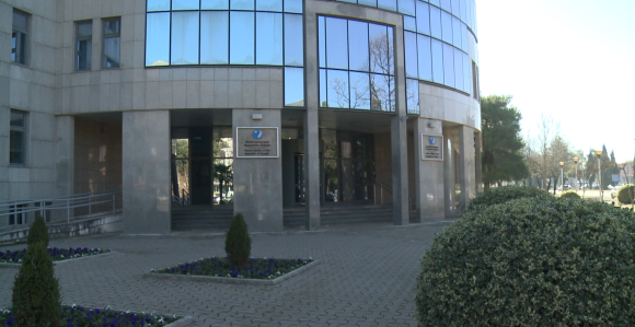Javna preduzeća - "zlatne koke" koje čerupaju stranački kadrovi (VIDEO)