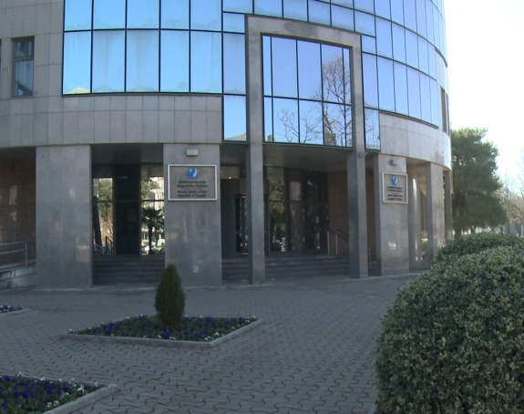 Javna preduzeća - "zlatne koke" koje čerupaju stranački kadrovi (VIDEO)