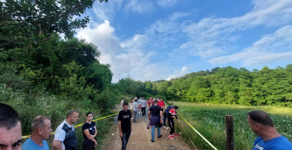 Mještani tijelima blokirali kamione do rudnika