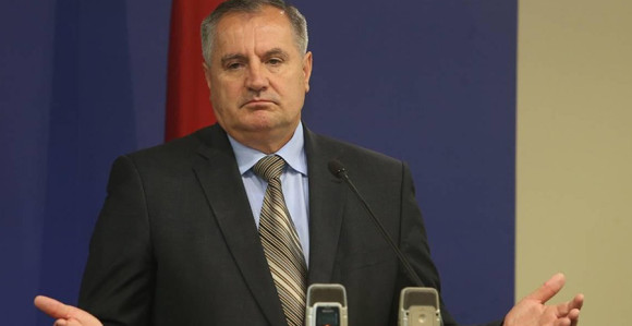 Zbog vraćanja duga Vlada kasni sa isplatama plata