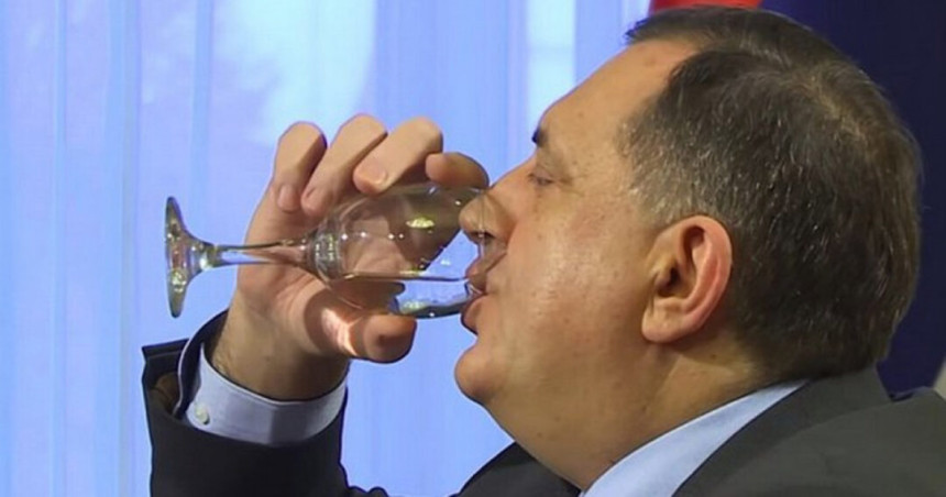 Dodik odlučio sve resurse Srpske da preda Kini
