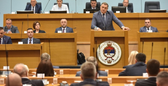 Dodik ponovo uživo slagao i obmanuo poslanike i javnost