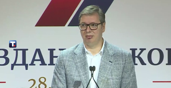 Vučić: Borite se za obične ljude, brinite o njima