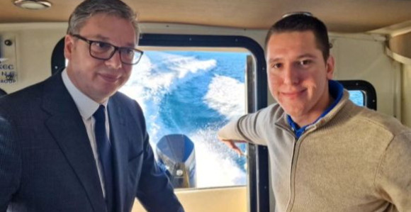 Vučić: Uperili su puške u njega i pitali 'Ime oca?'