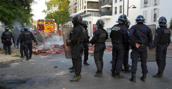 Nakon nemira u FR biće raspoređeno 40.000 policajaca