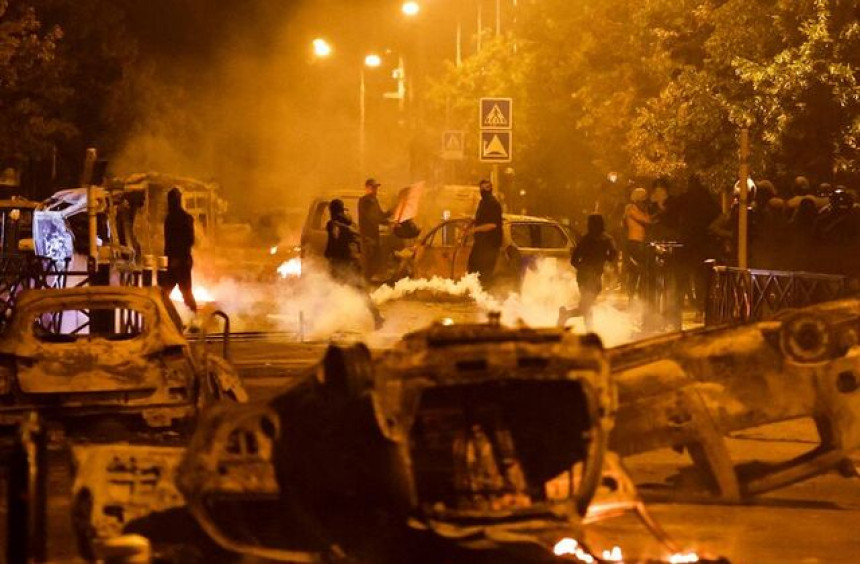 Uhapšeno 667 osoba, povrijeđeno 250 policajaca