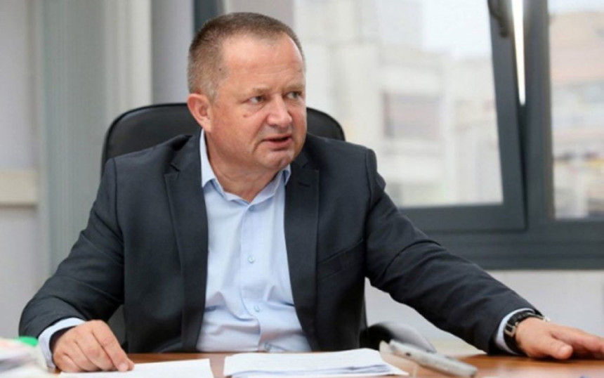 Борба за фотељу, на рачуну чека 200 милиона КМ
