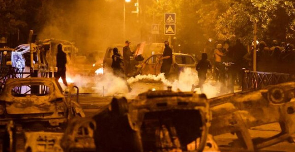 Uhapšeno 667 osoba, povrijeđeno 250 policajaca