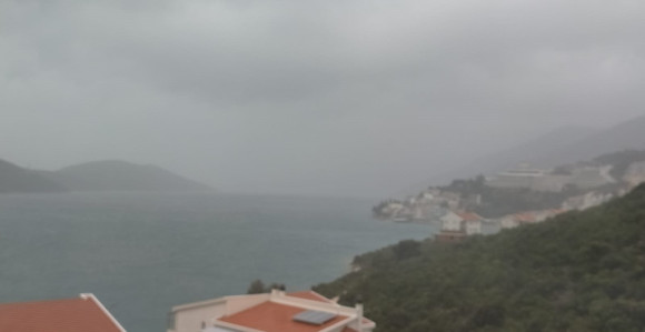 Neum na udaru jakog nevremena: Kiša pokvarila odmor