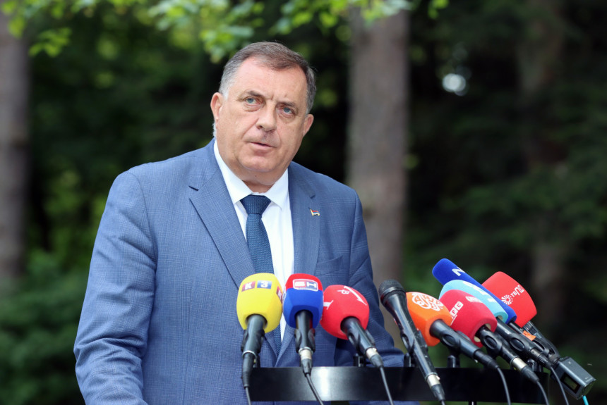 Шмит дио подвале Србима с циљем да нестане Српска