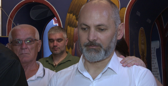 Novinar Domagoj Margetić se krstio u manastiru Tavna