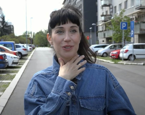 Умјесто микрофона, тример: Констракта коси око зграде