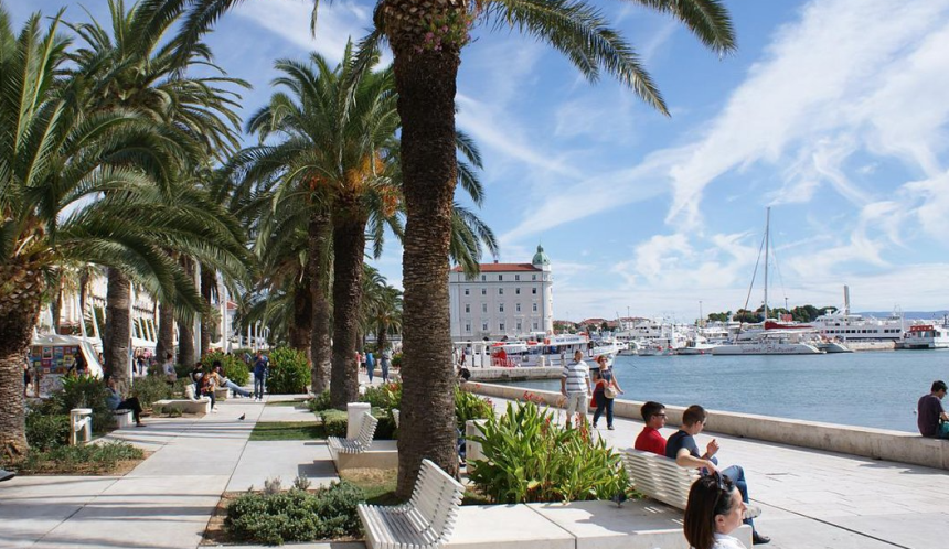 Građani mjesecima otplaćuju nekoliko dana odmora