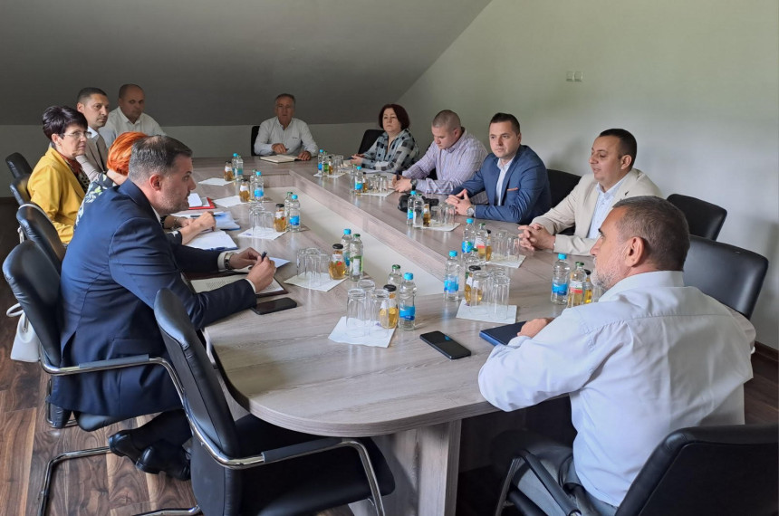 Nisu isplaćene tri plate, Vlada će pomoći dogodine