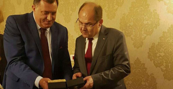 Bosić: Ovdje neko mora biti gubitnik - Dodik ili Šmit