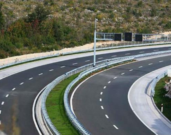 Na računima UIO stotine miliona od putarina, vlast nema dogovora