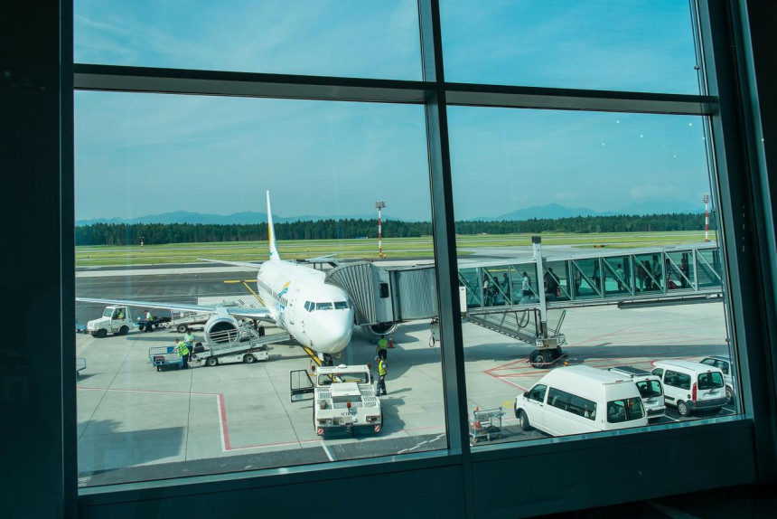 Putnica napala drugu putnicu u avionu, otkazan let