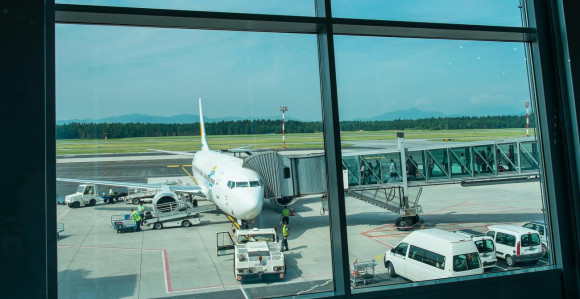 Putnica napala drugu putnicu u avionu, otkazan let