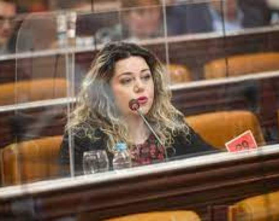 БЛ: Док трају препуцавања Аквана оде на "добош"