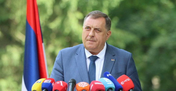Додик наставља игру: Потписао указе НСРС оспорене од ОХР