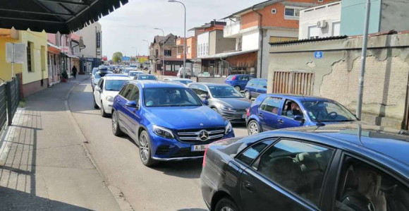 Vozači strpljenje: Na ulazu u BiH velike gužve