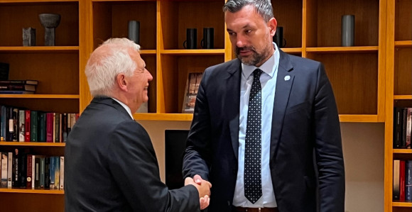 У току љета усвајање закона из 14 приоритета?