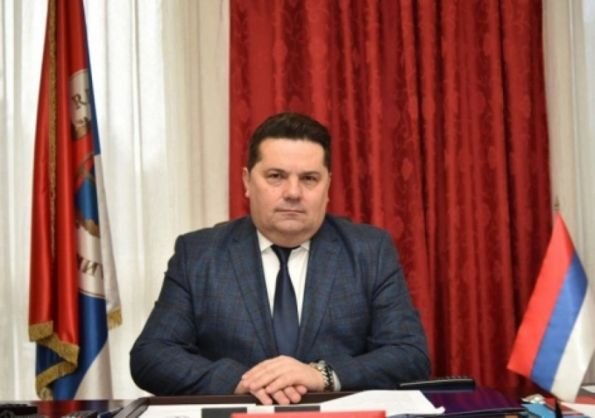 Nećemo objaviti odluku Šmita ako smijeni Dodika